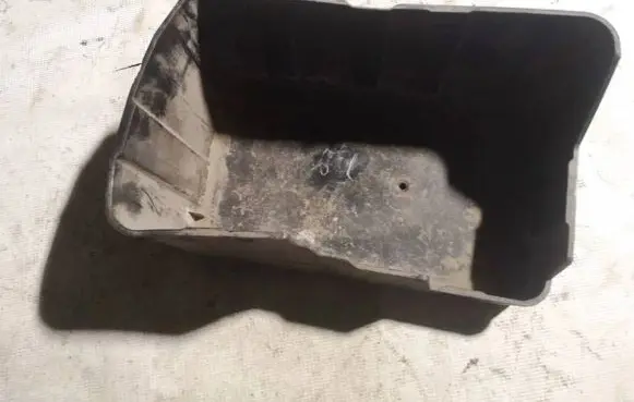 Battery box tray