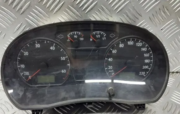 Volkswagen Polo IV 9N3 Speedometer (instrument cluster) 6Q0920800P