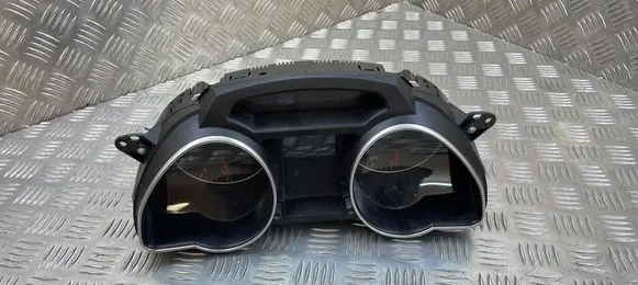 Audi A5 8T 8F Speedometer (instrument cluster) 8T0920981A