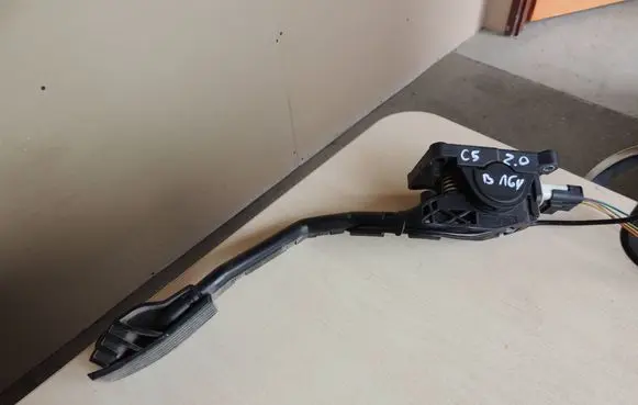 Citroen C5 Accelerator throttle pedal 9650341780