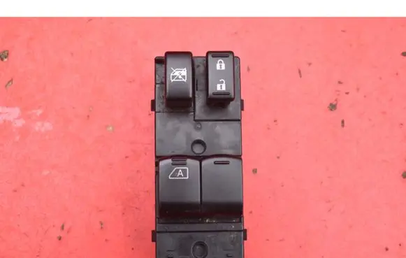 Nissan Micra Electric window control switch