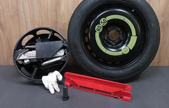 Mercedes-Benz E A207 R17 spare wheel 2074000102 A2074000102