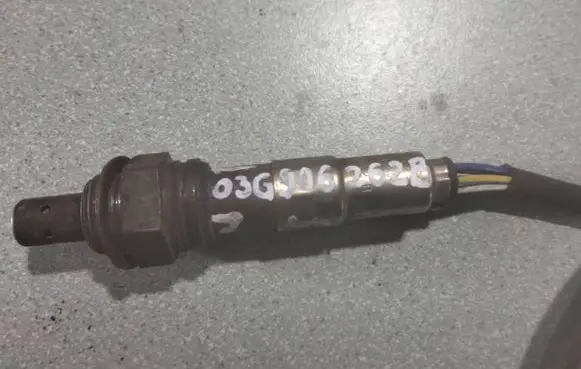 Volkswagen PASSAT B6 Lambda probe sensor 03G906262B