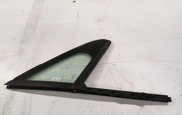 Peugeot 508 Front door vent window glass four-door 30010211