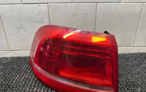 Volkswagen PASSAT B7 Rear/tail lights 3AF945309
