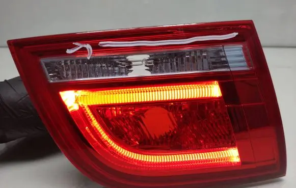 Tailgate rear/tail lights