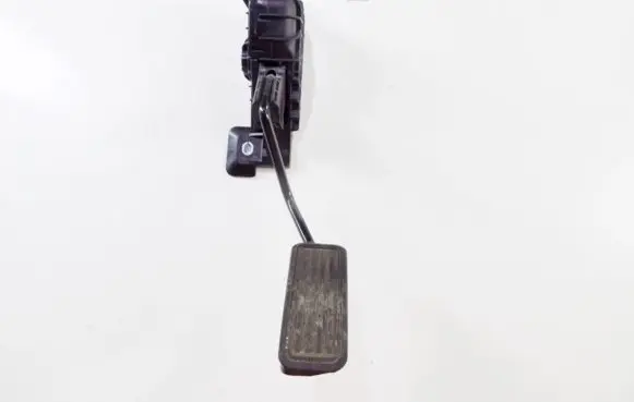 Mazda 3 II Accelerator throttle pedal 1988003620