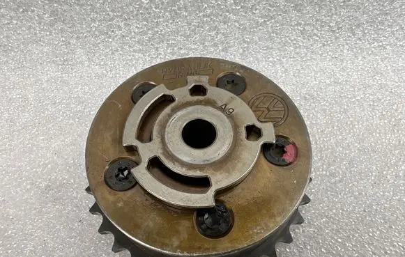 Audi A8 S8 D2 4D Camshaft pulley/ VANOS 07C109088K AA250166