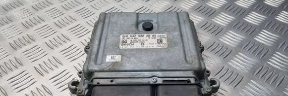 Mercedes-Benz E W212 Engine control unit/module A6429002900 A6429010200 1039S30615