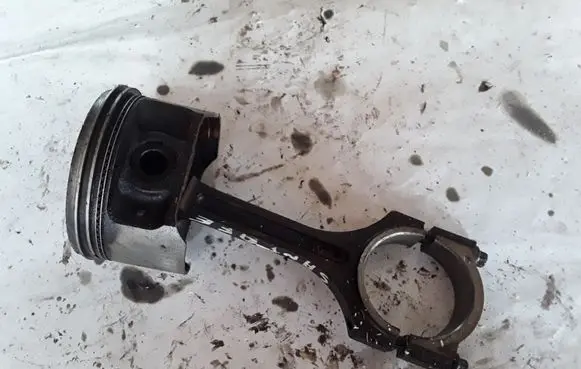 Hyundai Santa Fe Piston with connecting rod NOCODE