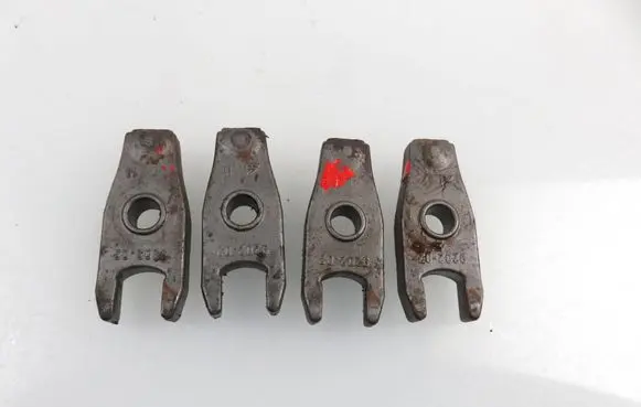 Citroen Xantia Fuel Injector clamp holder