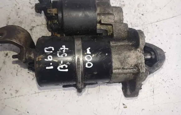 Volkswagen PASSAT B5 Starter motor 1005821933