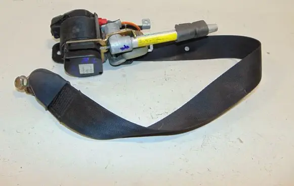 Mitsubishi Carisma Front seatbelt MR737995 570321300