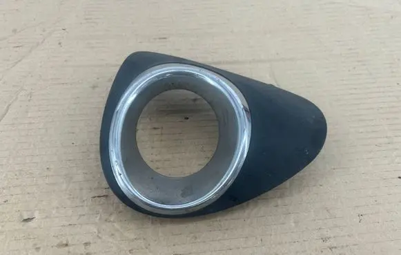 Toyota Avensis T270 Front fog light trim/grill 5203005010