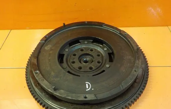 Land Rover Discovery 3 - LR3 Dual mass flywheel 9MB23