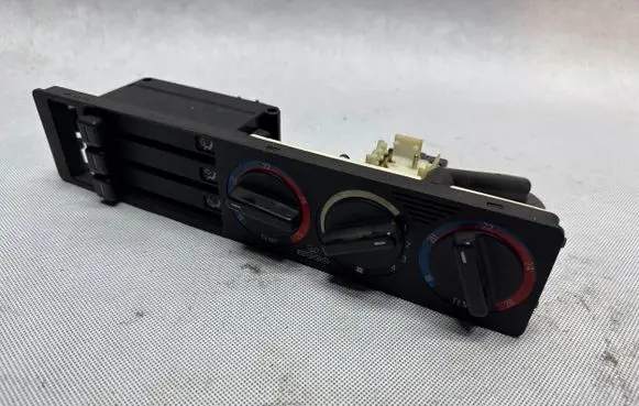 BMW 5 E34 Climate control unit 8351110