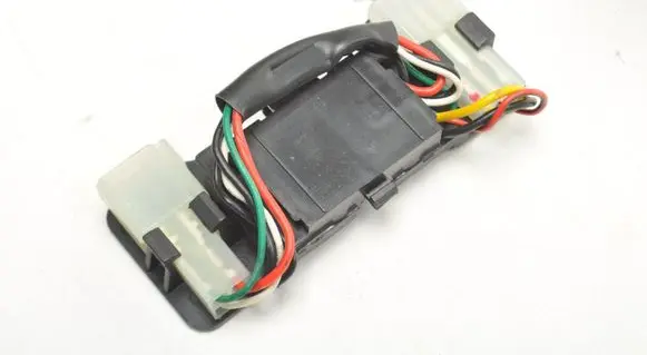 KIA Sportage Trunk lid opening control unit 561823Z100