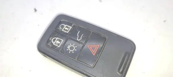 Volvo V60 Ignition key/card 8676873