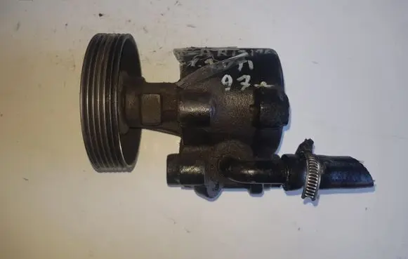 Mitsubishi Carisma Power steering pump