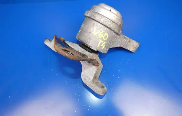 Volvo V60 Engine mount bracket 31277669 041210