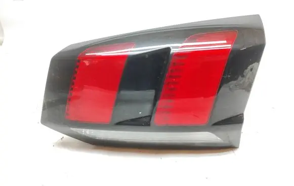 Tailgate rear/tail lights