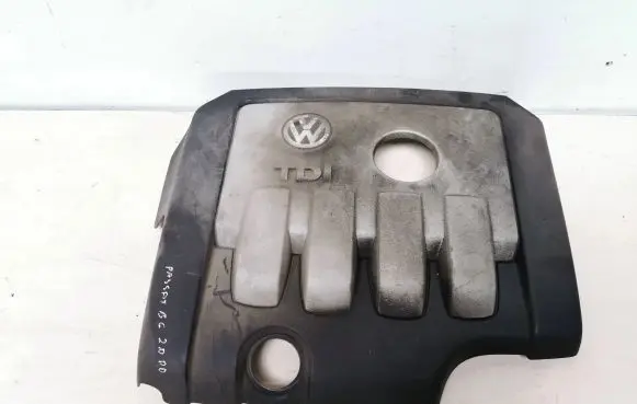 Volkswagen PASSAT B6 Engine cover (trim) 03G103925B