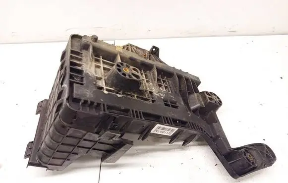 Volkswagen PASSAT B6 Battery box tray 1k0915333c