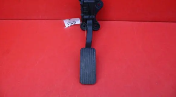 Hyundai i30 Accelerator throttle pedal 32700-XXXXX