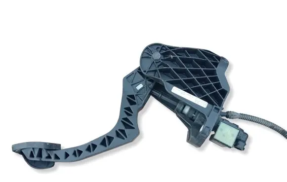 Volkswagen PASSAT CC Clutch pedal 3C1721059BE 380073702