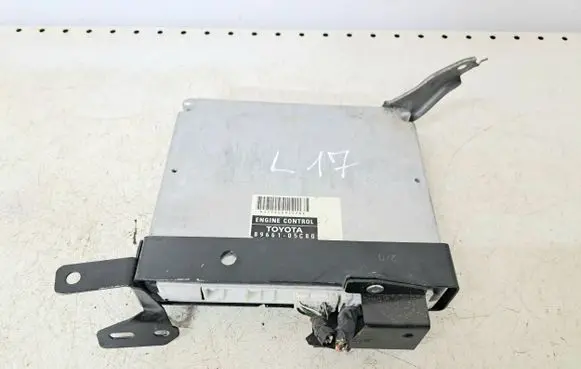 Toyota Avensis T250 Engine control unit/module 8966105C80