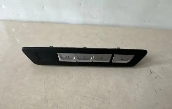 BMW 7 G11 G12 Seat memory switch 6826737