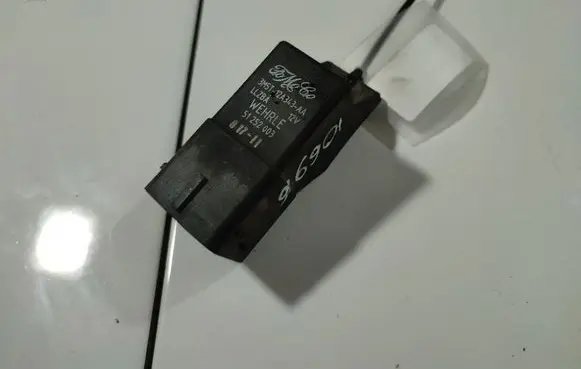 Ford Focus C-MAX Glow plug pre-heat relay 3MST12A343AA