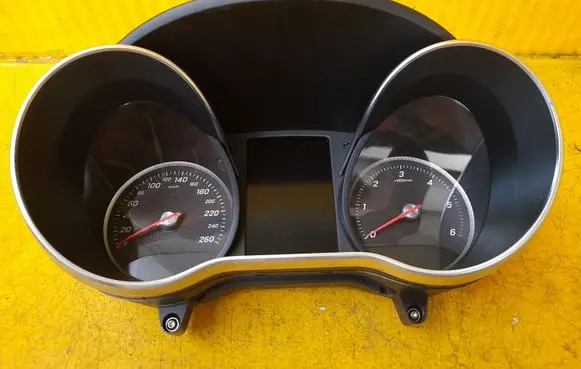 Mercedes-Benz C W205 Speedometer (instrument cluster) A2059009529