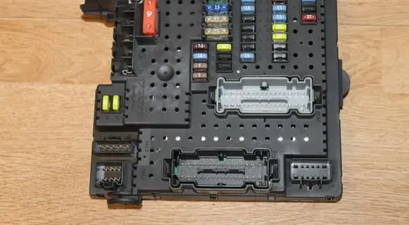 Volvo S80 Fuse module 8676391 12217799