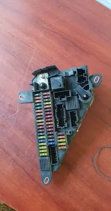 BMW 5 E60 E61 Fuse module 9138830