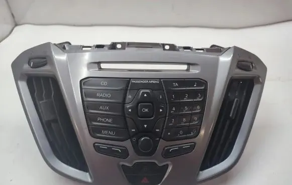 Head unit multimedia control
