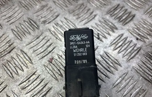 Volvo V50 Glow plug pre-heat relay 3M5T12A343AA