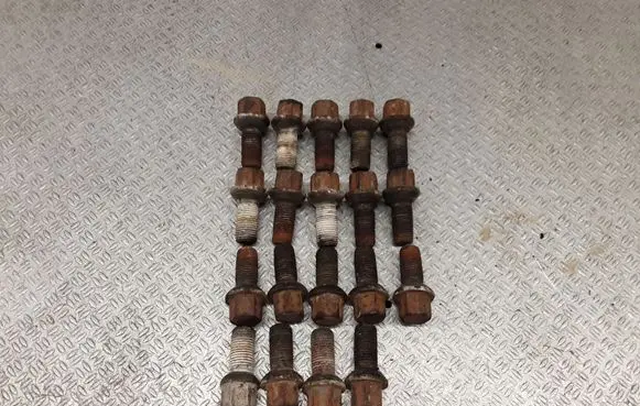 Mercedes-Benz A W169 Nuts/bolts 