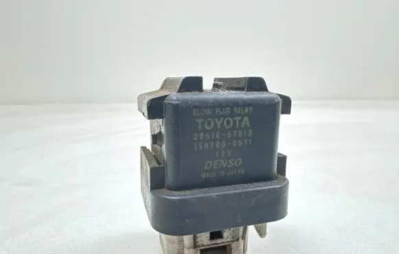 Toyota RAV 4 (XA20) Glow plug pre-heat relay 2861067010 1567000671