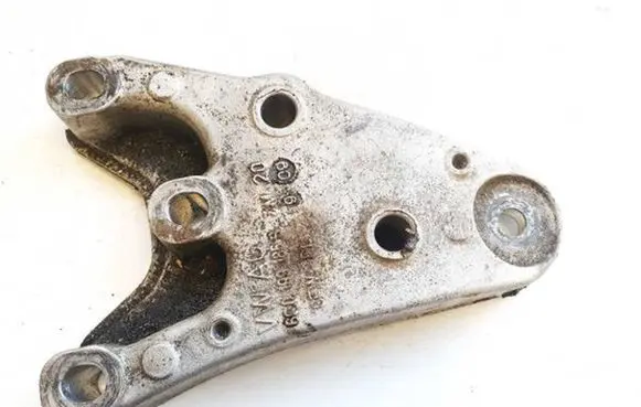 Seat Ibiza IV (6J,6P) Engine mounting bracket 6q0199185s