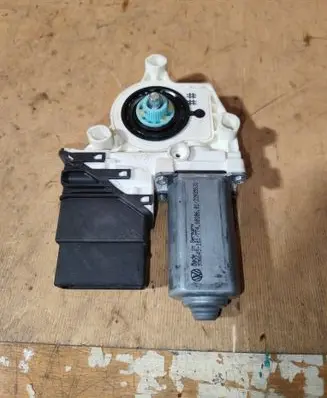 Volkswagen Touran I Rear door window regulator motor 1K0959703B