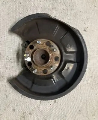 Rear wheel hub spindle/knuckle