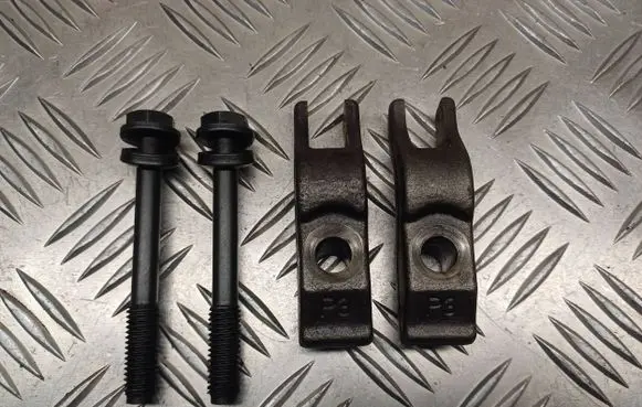 Opel Astra H Fuel Injector clamp holder 