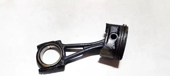 Opel Corsa C Piston with connecting rod