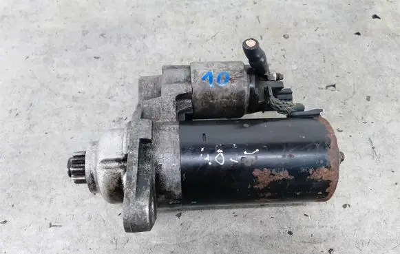 Volkswagen Polo IV 9N3 Starter motor 02Z911023F