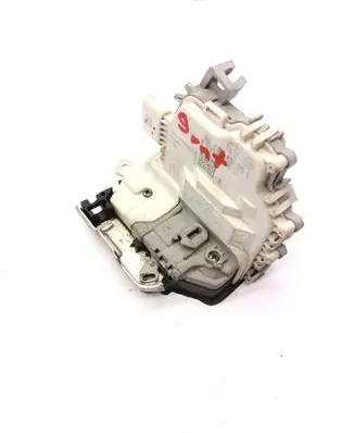 Audi A3 S3 8L Front door lock 8L2837015C