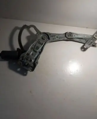 Mercedes-Benz C W202 Front door window regulator motor 0130821638