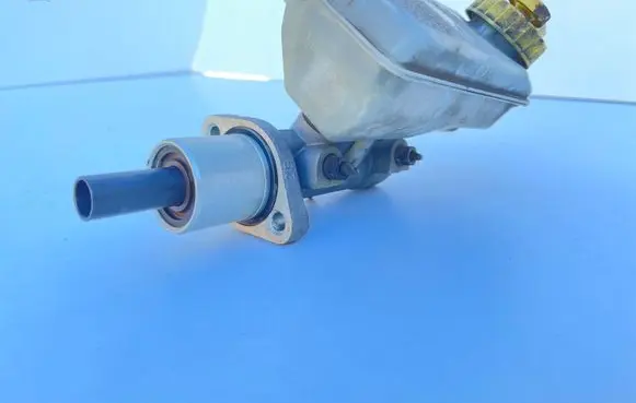 Ford Galaxy Master brake cylinder