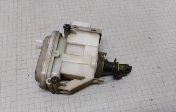 Volkswagen PASSAT B4 Central locking motor 357862153H