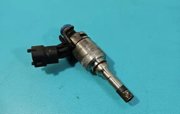 KIA Sportage Fuel injector 0261500100 IMPRK1533704